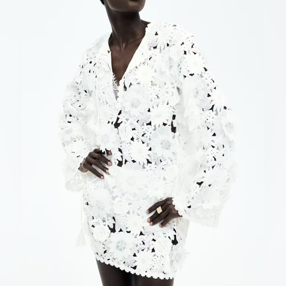 FLORAL-APPLIQUÉD LACE DRESS